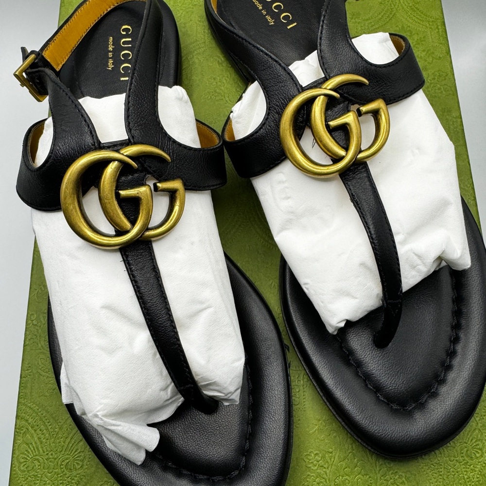 BNEW- Supreme Black and Gold Sandals with Box&Dustbag